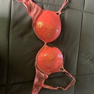 Victoria’s Secret plunge push up bra